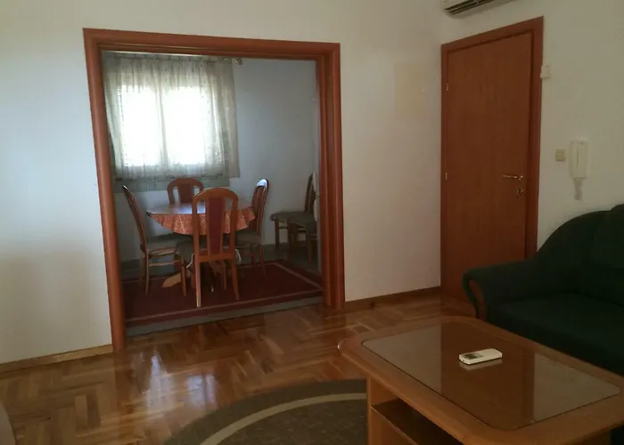 게스트하우스 Apartmani Svit 3*