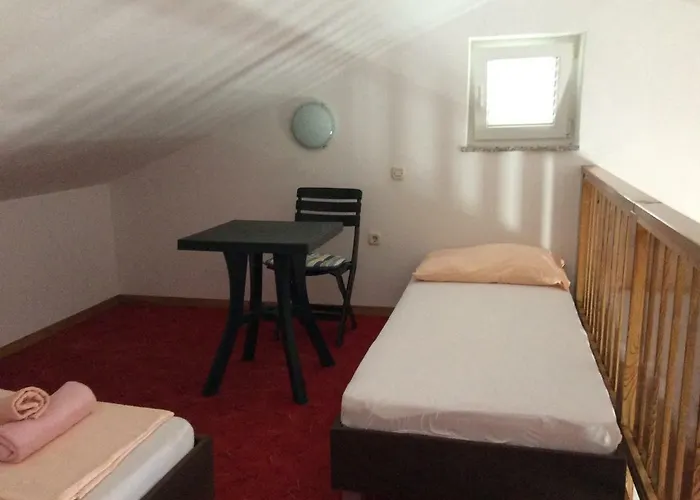 게스트하우스 Apartmani Svit 3*