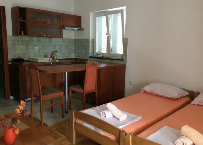 Apartmani Svit Πανσιόν 3*